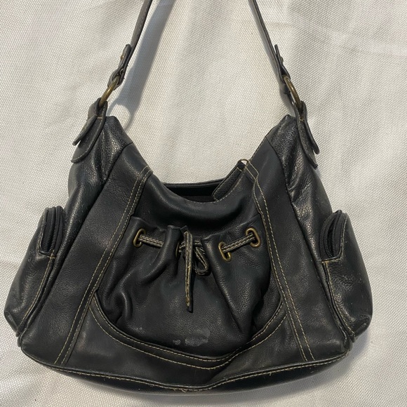Black leather shoulder bag with a drawstring, featuring a zippered pocket - Picture 2 of 2
